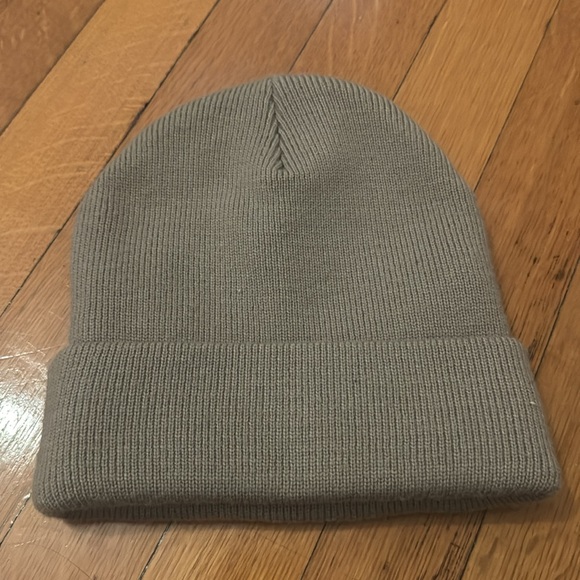 Tan alo beanie - Picture 3 of 3